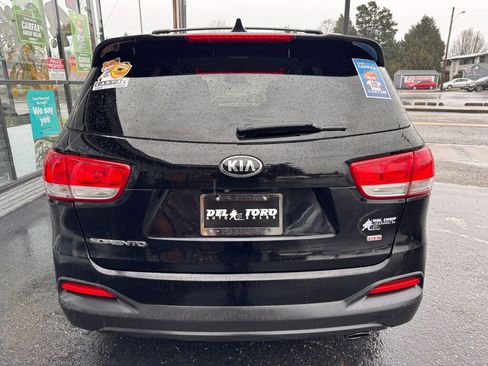 Used 2016 Kia Sorento LX w/ LX Convenience Package image 7