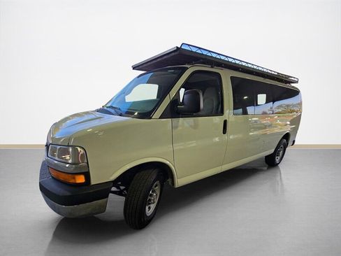 Used 2009 Chevrolet Express 3500 LS w/ LT Preferred Equipment Group image 8