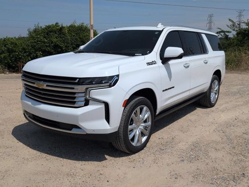 Used 2024 Chevrolet Suburban High Country AWD/4WD image 10