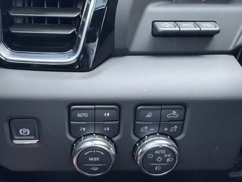 Used 2025 GMC Sierra 2500 Denali Ultimate AWD/4WD image 26