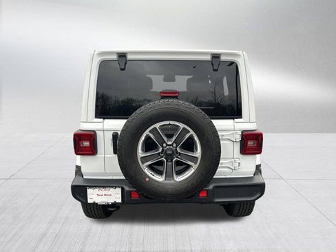 Certified 2022 Jeep Wrangler Unlimited Sahara w/ Cold Weather Group image 7