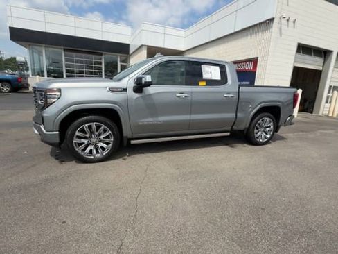 Used 2024 GMC Sierra 1500 Denali AWD/4WD image 4