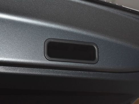 Certified 2025 Nissan Kicks SV image 25