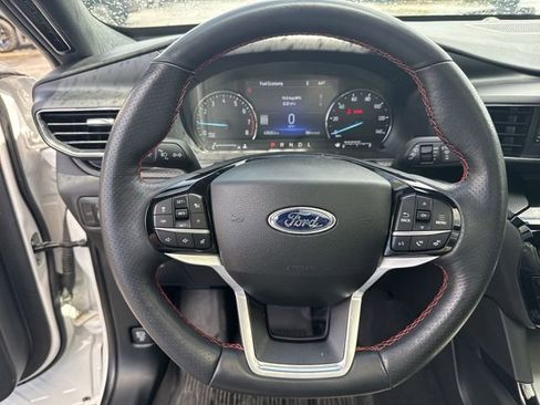 Used 2023 Ford Explorer ST-Line w/ Class IV Trailer Tow Package AWD/4WD image 13