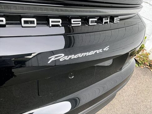 Certified 2025 Porsche Panamera 4 AWD/4WD image 32