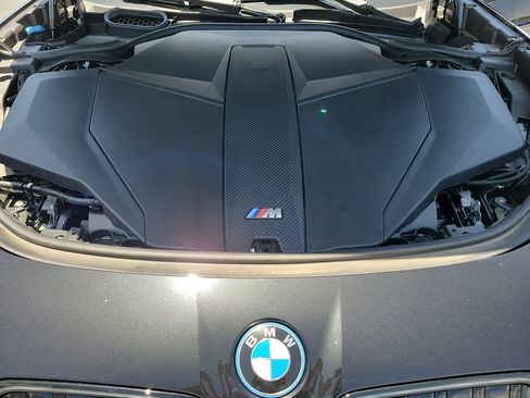 New 2026 BMW i7 M70 w/ Executive Package AWD/4WD image 30