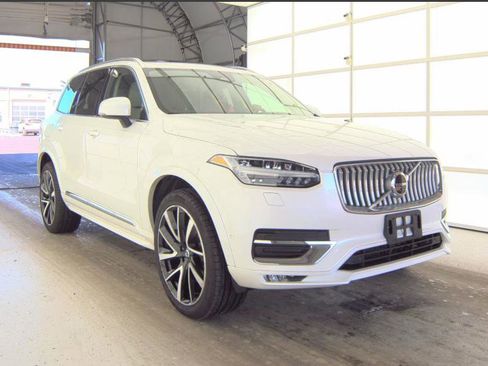 Used 2024 Volvo XC90 B6 Ultimate w/ Protection Package Premier image 5