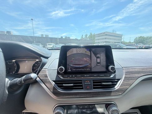 Used 2022 Nissan Altima 2.5 Platinum AWD/4WD image 16