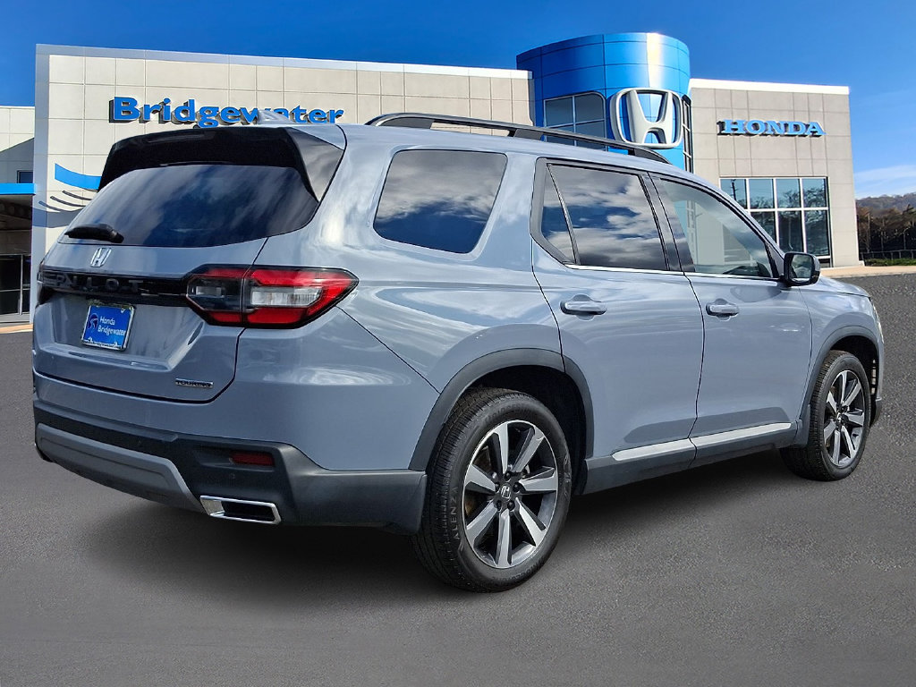 Used 2024 Honda Pilot Touring image 6