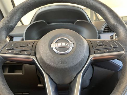 Used 2025 Nissan Versa SV image 25