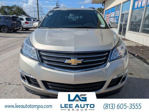 Used 2016 Chevrolet Traverse LT w/ Style and Technology Package FWD image 8