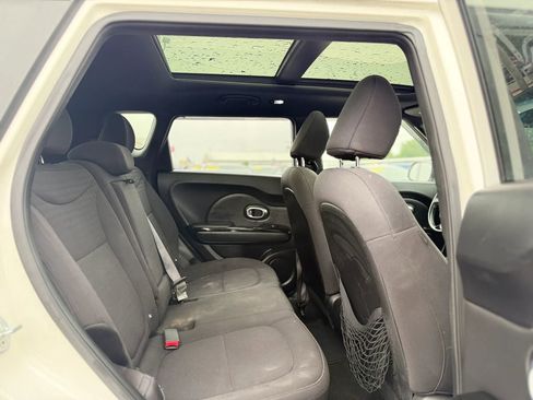 Used 2014 Kia Soul ! w/ Sun & Sound Package FWD image 19