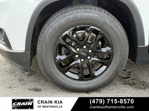 Used 2018 Chevrolet Traverse LT image 36