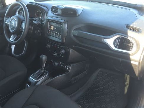 Used 2020 Jeep Renegade Latitude image 26