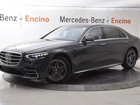 Used 2026 Mercedes-Benz S 580e 4MATIC Sedan image 2