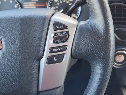 Used 2022 Nissan Titan SV w/ SV Convenience Package image 13
