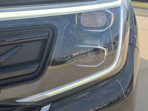 Used 2025 Volkswagen Atlas SEL Premium R-Line image 9