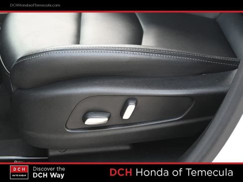 Used 2024 Cadillac XT6 Luxury FWD image 17