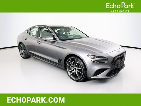 Used 2025 Genesis G70 2.5T image 1