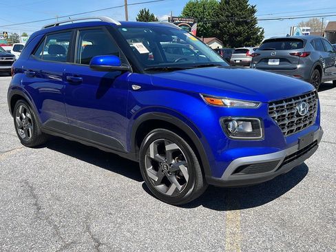 Used 2023 Hyundai Venue SEL w/ Cargo Package FWD image 7