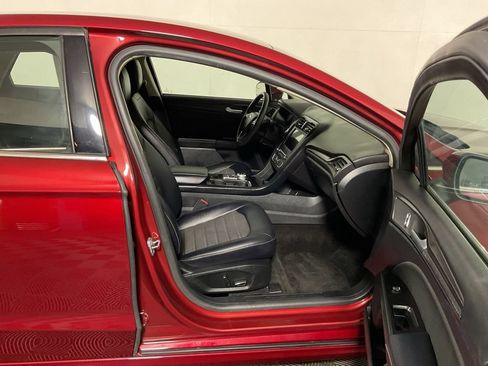 Used 2018 Ford Fusion SE w/ Equipment Group 201A FWD image 37