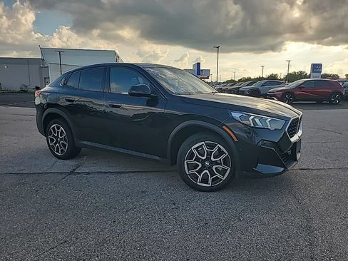 Used 2025 BMW X2 xDrive28i AWD/4WD image 2