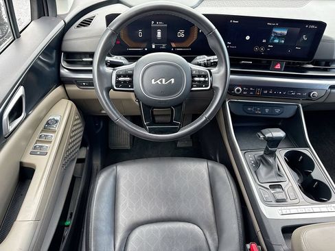 Certified 2025 Kia Carnival FWD image 15