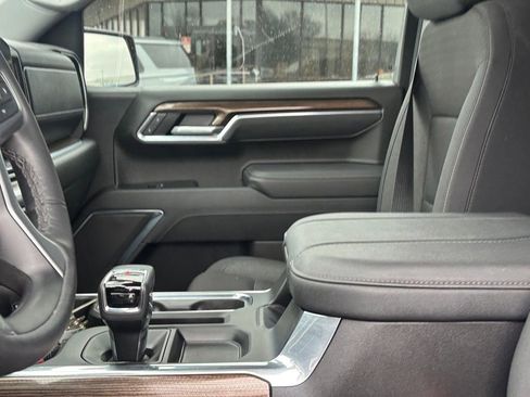 Used 2025 Chevrolet Silverado 1500 LT Trail Boss w/ Protection Package AWD/4WD image 12