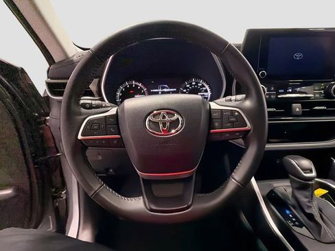 Certified 2026 Toyota Highlander XLE AWD/4WD image 11