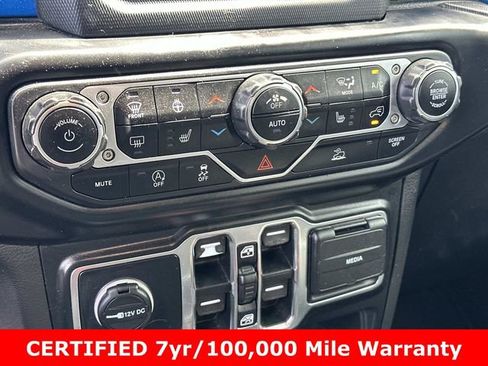 Certified 2022 Jeep Wrangler Unlimited Sport w/ Sun And Sound Package AWD/4WD image 22