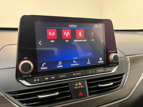 Used 2024 Nissan Altima 2.5 SV FWD image 26