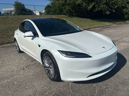 Used 2025 Tesla Model 3 RWD image 1