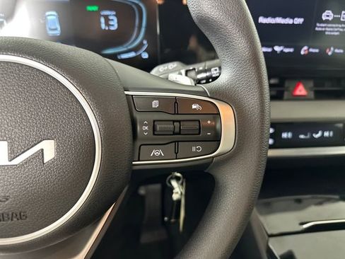 Used 2024 Kia Sportage LX image 16