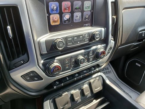 Used 2018 GMC Sierra 1500 SLT w/ SLT Premium Package AWD/4WD image 11