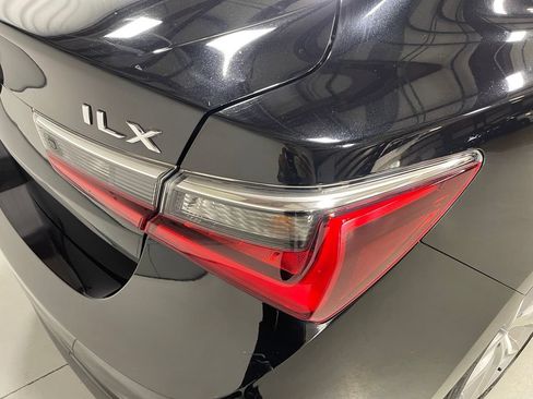 Used 2019 Acura ILX FWD image 13