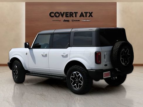 Used 2024 Ford Bronco Outer Banks AWD/4WD image 3