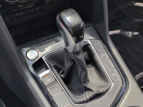 Used 2025 Volkswagen Taos SE AWD/4WD image 19