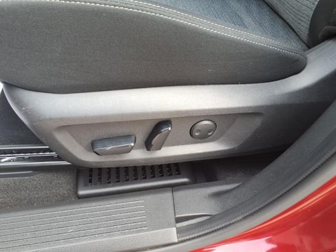 Used 2023 Nissan Rogue SV AWD/4WD image 16