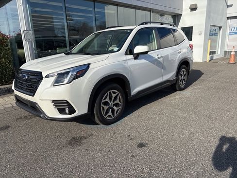 Used 2022 Subaru Forester Premium image 9