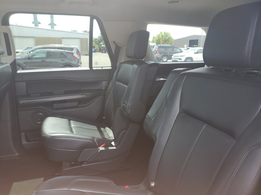 Used 2024 Ford Expedition XLT AWD/4WD image 16
