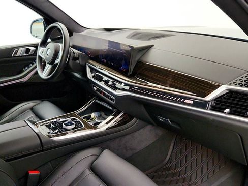 Used 2025 BMW X7 M60i AWD/4WD image 28