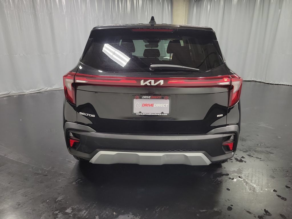 Used 2025 Kia Seltos LX AWD/4WD image 7