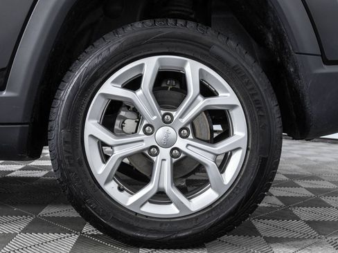 Used 2024 Jeep Compass Latitude AWD/4WD image 43