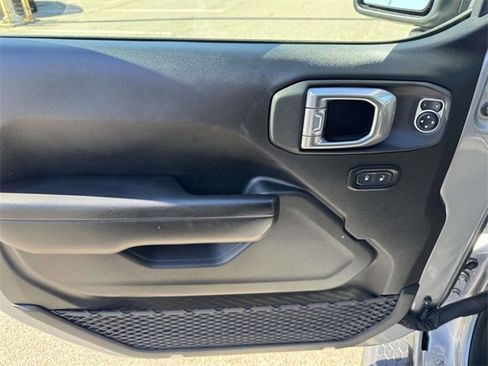 Used 2021 Jeep Wrangler Sport S image 12