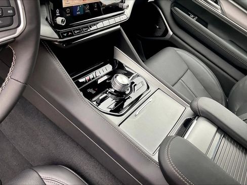 New 2026 Jeep Grand Wagoneer L Limited AWD/4WD image 7