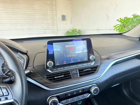 Used 2024 Nissan Altima 2.5 SV image 21