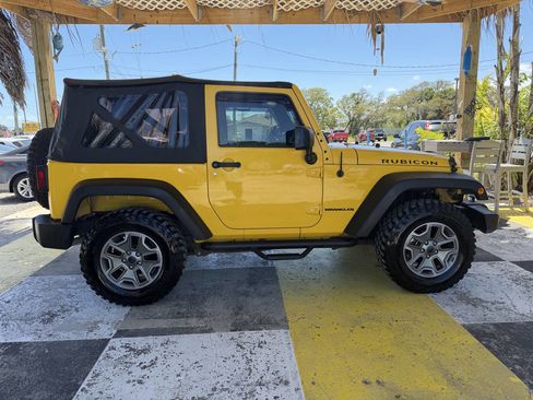 Used 2015 Jeep Wrangler Rubicon w/ Power Convenience Group image 5