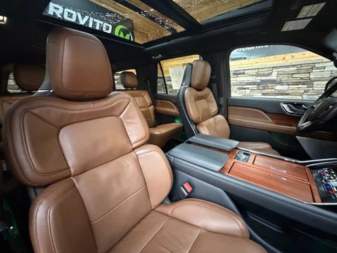 Used 2024 Lincoln Navigator Reserve AWD/4WD image 17