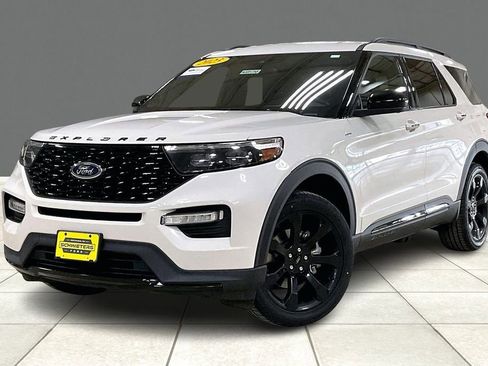Certified 2023 Ford Explorer ST-Line image 2