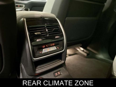 Used 2024 BMW X7 xDrive40i w/ M Sport Package AWD/4WD image 26